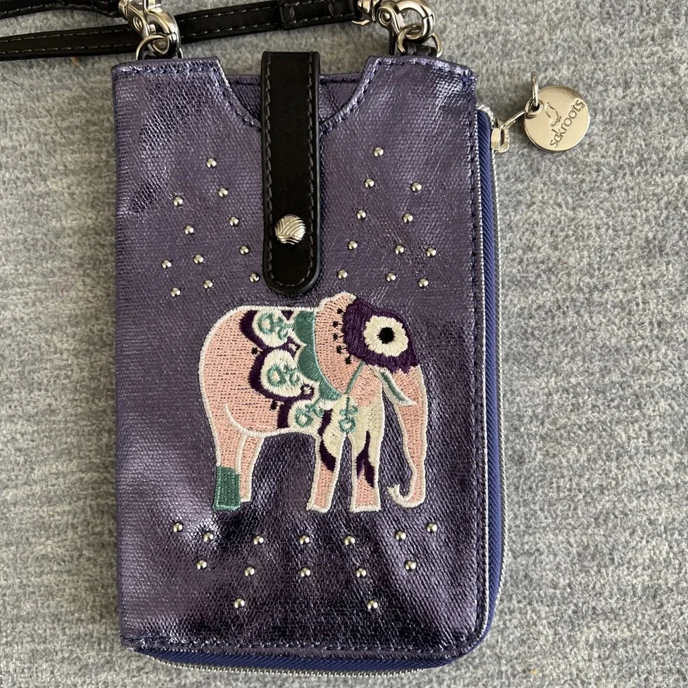 Sakroots Ella Smartphone Sling Crossbody Wallet Removable Strap Purple‎ Elephant
